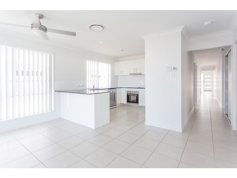32 Phoenix Crescent, Rural View QLD 4740