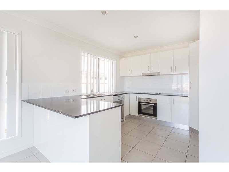 32 Phoenix Crescent, Rural View QLD 4740