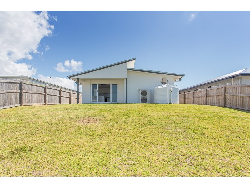 32 Phoenix Crescent, Rural View QLD 4740