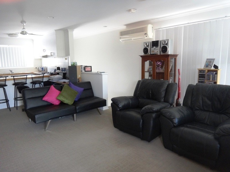 4/17 BEACH ROAD, Dolphin Heads QLD 4740