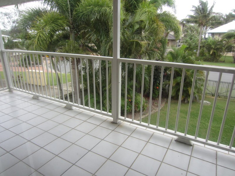 4/17 BEACH ROAD, Dolphin Heads QLD 4740