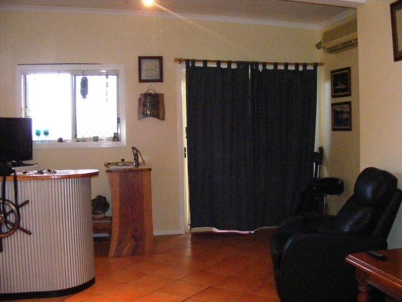 13  KINNON STREET, Glenella QLD 4740