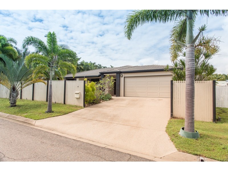 4 Urarii Crescent, Shoal Point QLD 4750
