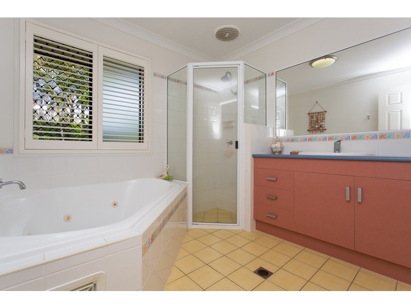 4 Urarii Crescent, Shoal Point QLD 4750