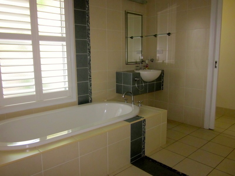 22 WAVERLEY STREET, Bucasia QLD 4750