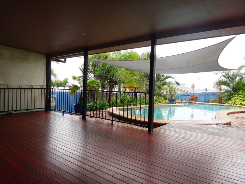 8 Edmund Kennedy Court, Rural View QLD 4740