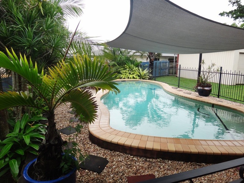 8 Edmund Kennedy Court, Rural View QLD 4740