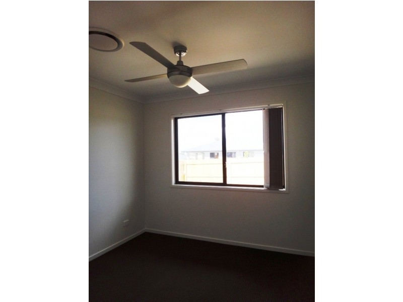 36 PHOENIX CRESCENT, Rural View QLD 4740