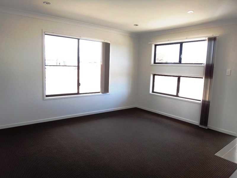 36 PHOENIX CRESCENT, Rural View QLD 4740