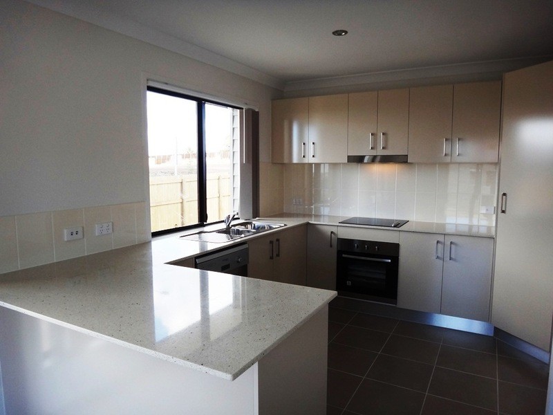 36 PHOENIX CRESCENT, Rural View QLD 4740