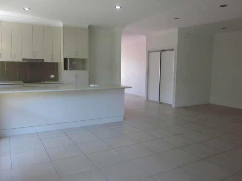 77 Village Circuit, Eimeo QLD 4740