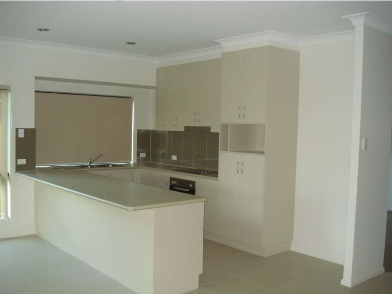 77 Village Circuit, Eimeo QLD 4740