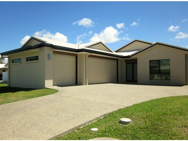 77 Village Circuit, Eimeo QLD 4740