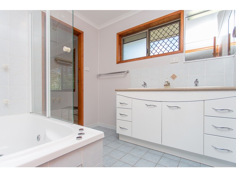 56 Shoal Point Road, Bucasia QLD 4750