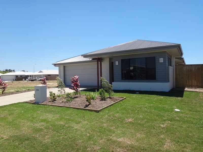 10 Henley Close,, Blacks Beach QLD 4740
