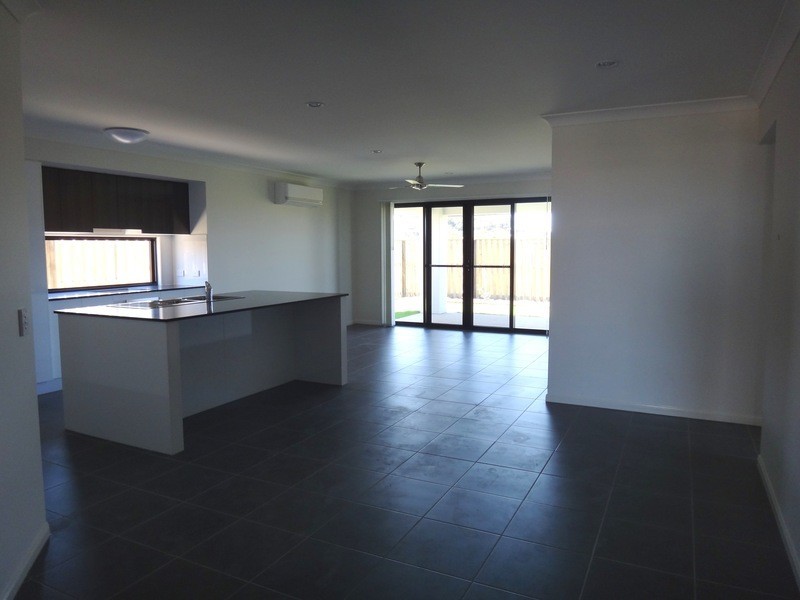 10 Henley Close,, Blacks Beach QLD 4740