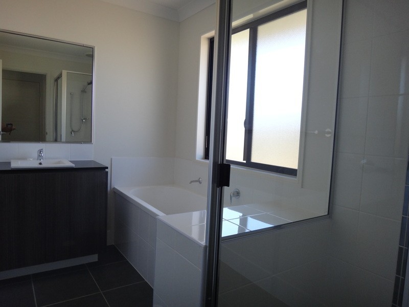 10 Henley Close,, Blacks Beach QLD 4740