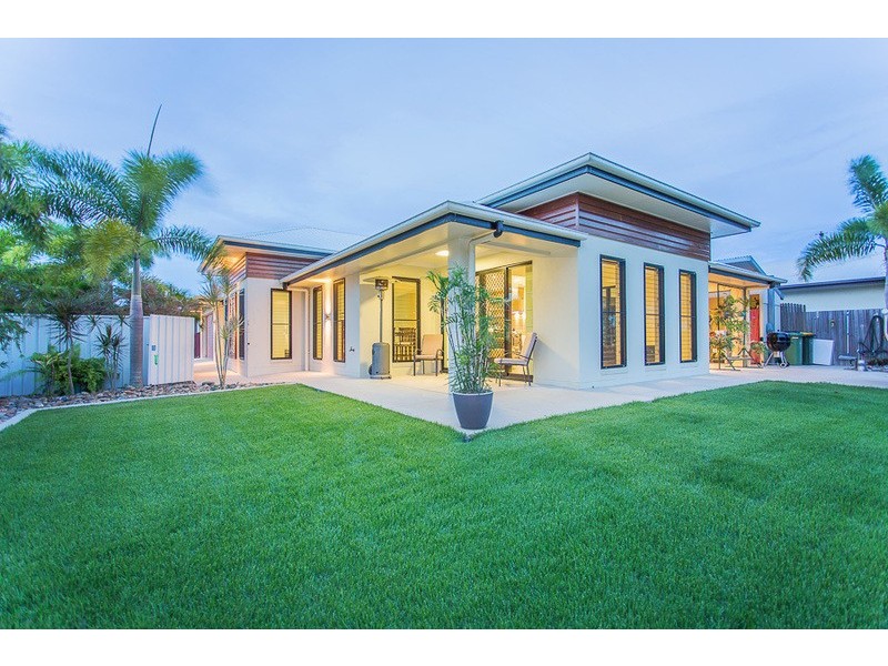 1 Schooner Avenue, Shoal Point QLD 4750