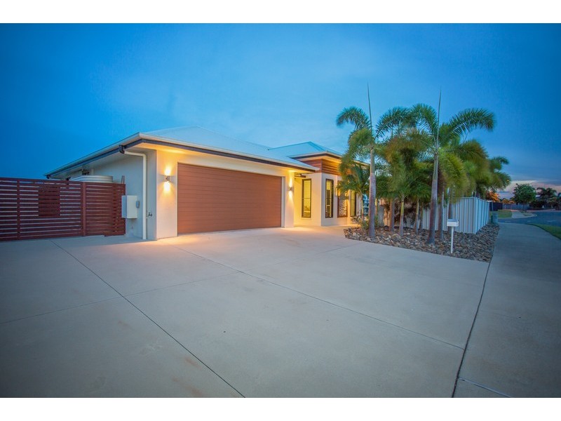 1 Schooner Avenue, Shoal Point QLD 4750