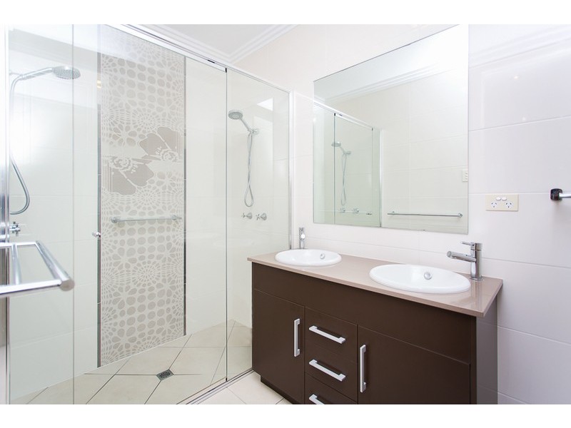 1 Schooner Avenue, Shoal Point QLD 4750