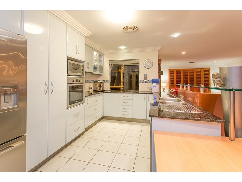 7 Angelina Avenue, Glenella QLD 4740