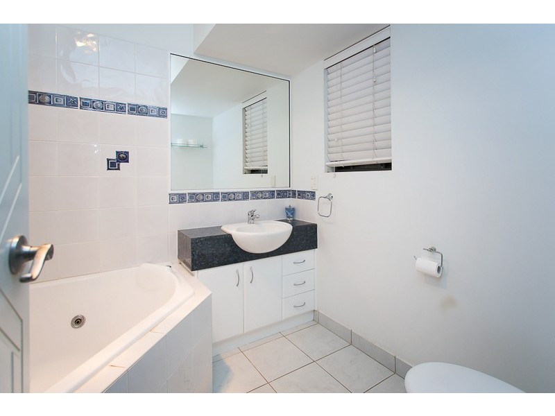 7 Angelina Avenue, Glenella QLD 4740