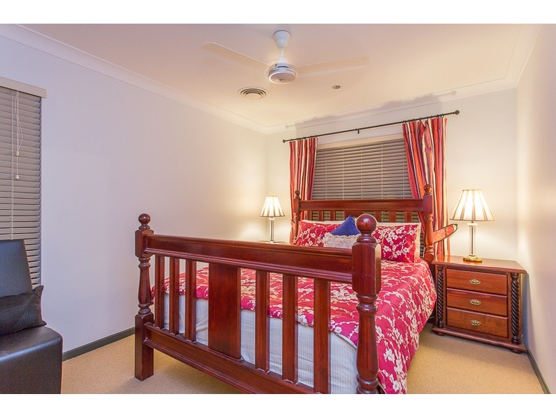 7 Angelina Avenue, Glenella QLD 4740