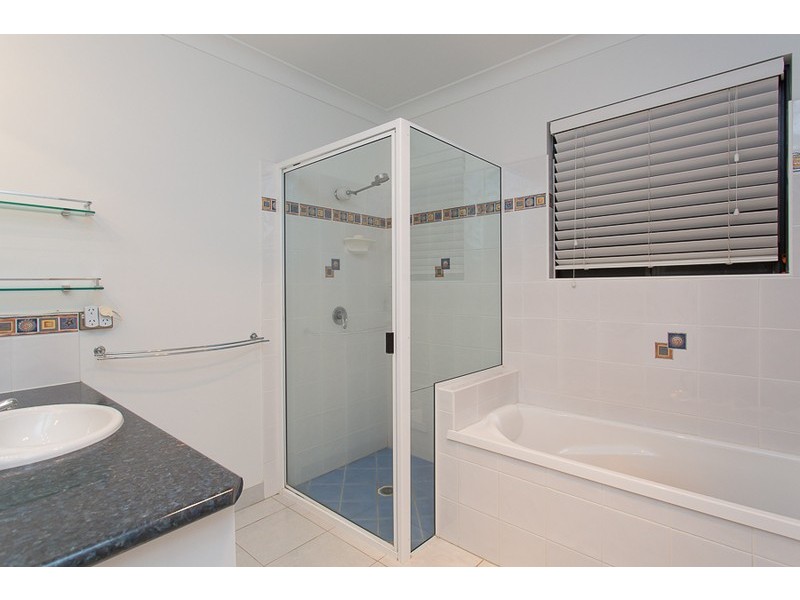 7 Angelina Avenue, Glenella QLD 4740