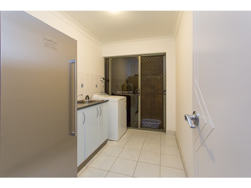 7 Angelina Avenue, Glenella QLD 4740