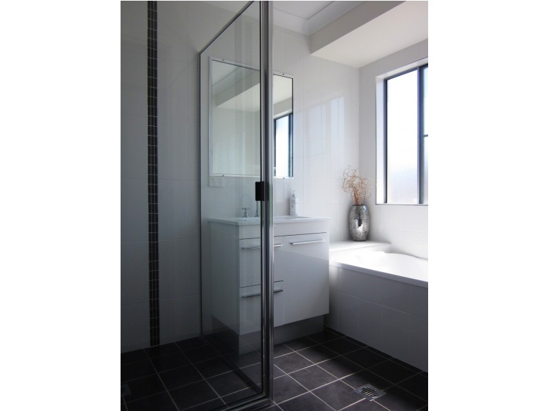 16 VESTA LANE, Ooralea QLD 4740