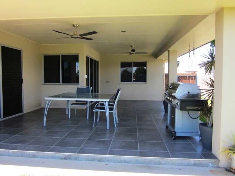 16 VESTA LANE, Ooralea QLD 4740