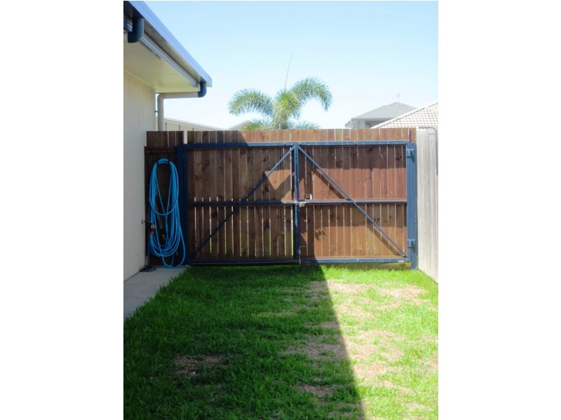 16 VESTA LANE, Ooralea QLD 4740