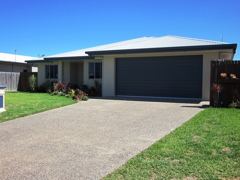 16 VESTA LANE, Ooralea QLD 4740