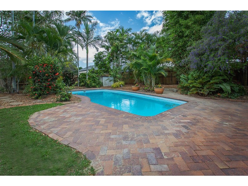 7 Sunset Beach Court, Shoal Point QLD 4750