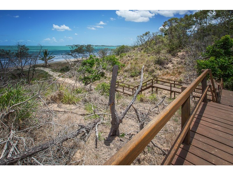7 Sunset Beach Court, Shoal Point QLD 4750