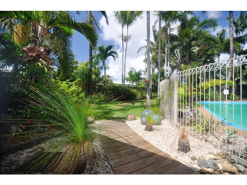 13 BOURKE STREET, Blacks Beach QLD 4740