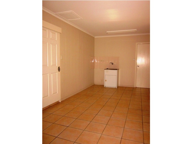2/4 Meero Street, South Mackay QLD 4740