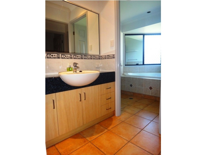 12 EDEN COURT, Glenella QLD 4740