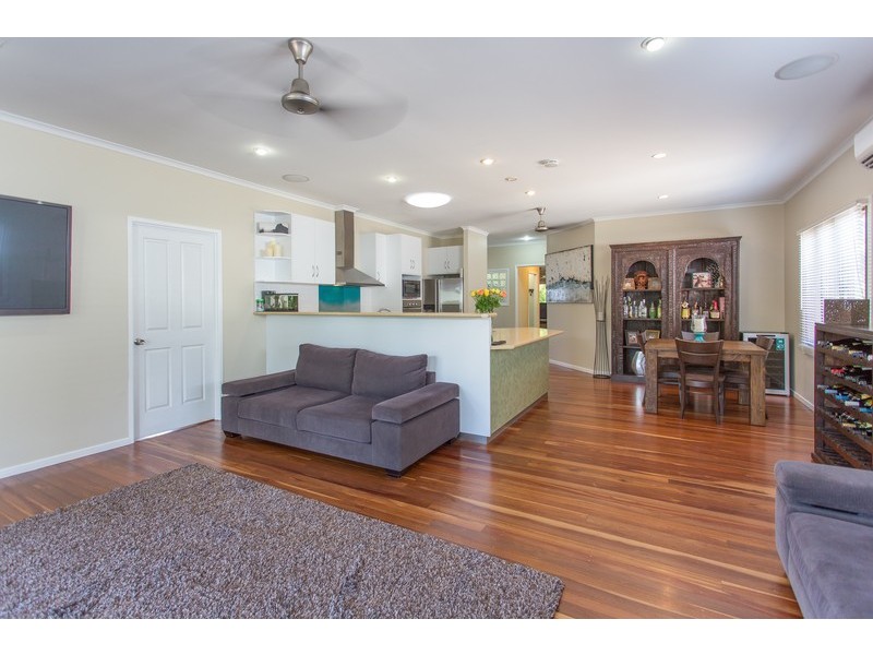 165 Waverley Street, Bucasia QLD 4750