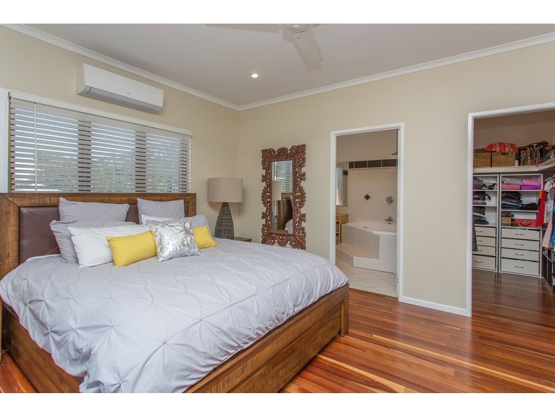 165 Waverley Street, Bucasia QLD 4750