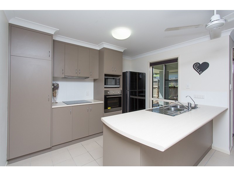 11 Flintwood Street, Rural View QLD 4740