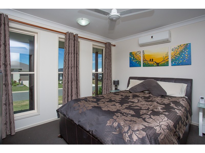 11 Flintwood Street, Rural View QLD 4740