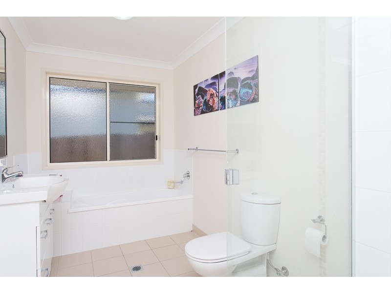 11 Flintwood Street, Rural View QLD 4740