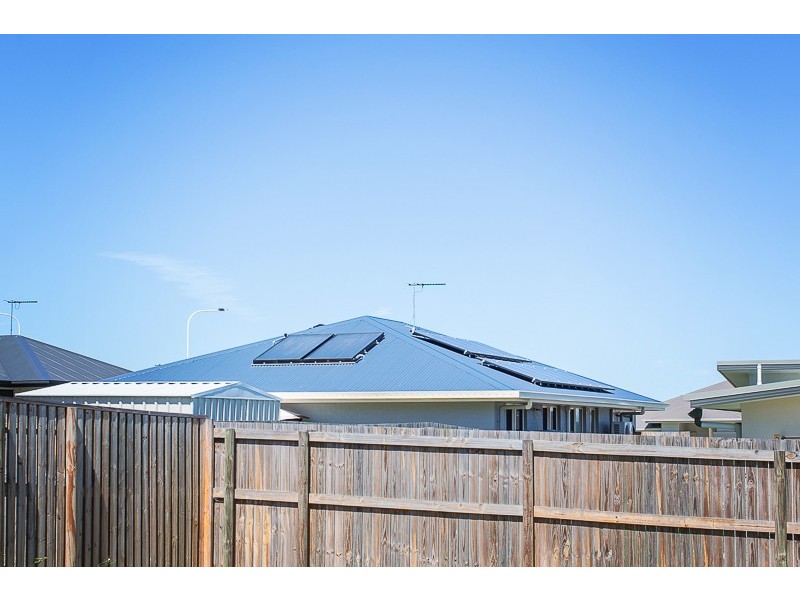 11 Flintwood Street, Rural View QLD 4740