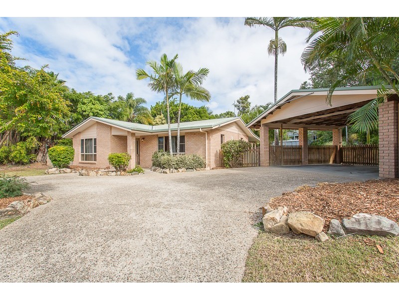 1 Woodlands Drive, Eimeo QLD 4740
