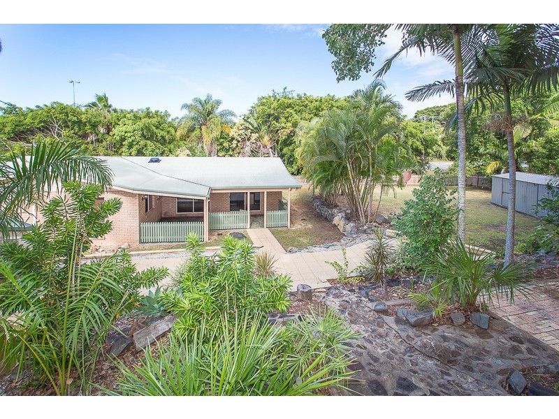 1 Woodlands Drive, Eimeo QLD 4740