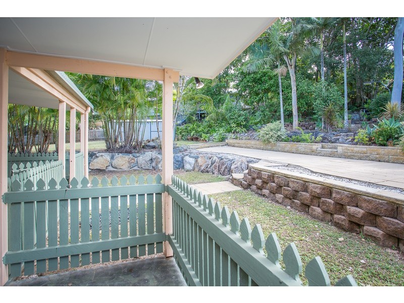 1 Woodlands Drive, Eimeo QLD 4740