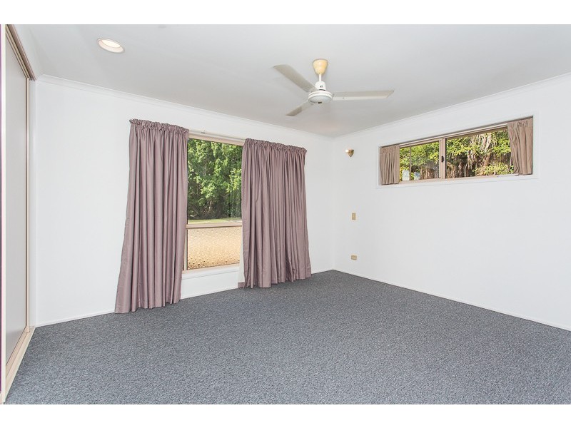 1 Woodlands Drive, Eimeo QLD 4740