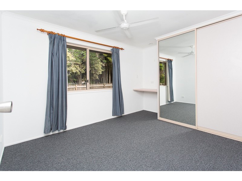 1 Woodlands Drive, Eimeo QLD 4740