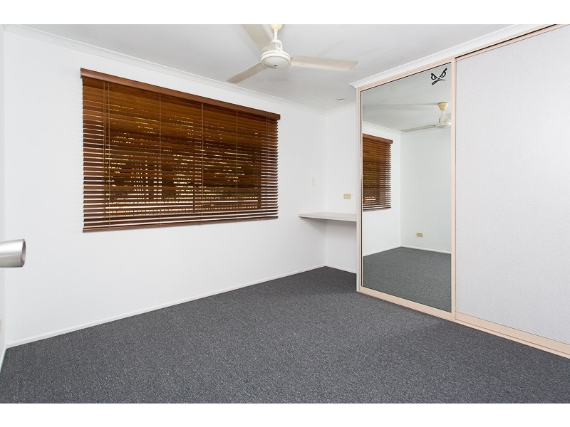 1 Woodlands Drive, Eimeo QLD 4740